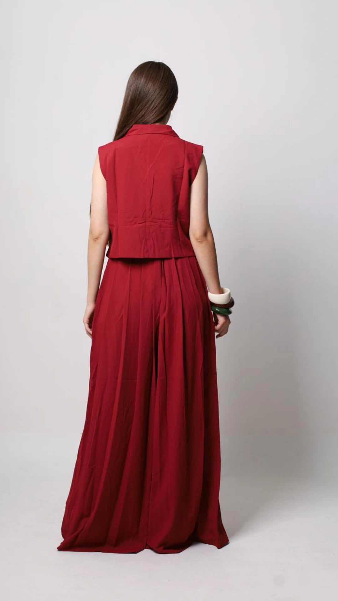 Set maxipantalón con chaleco rojo