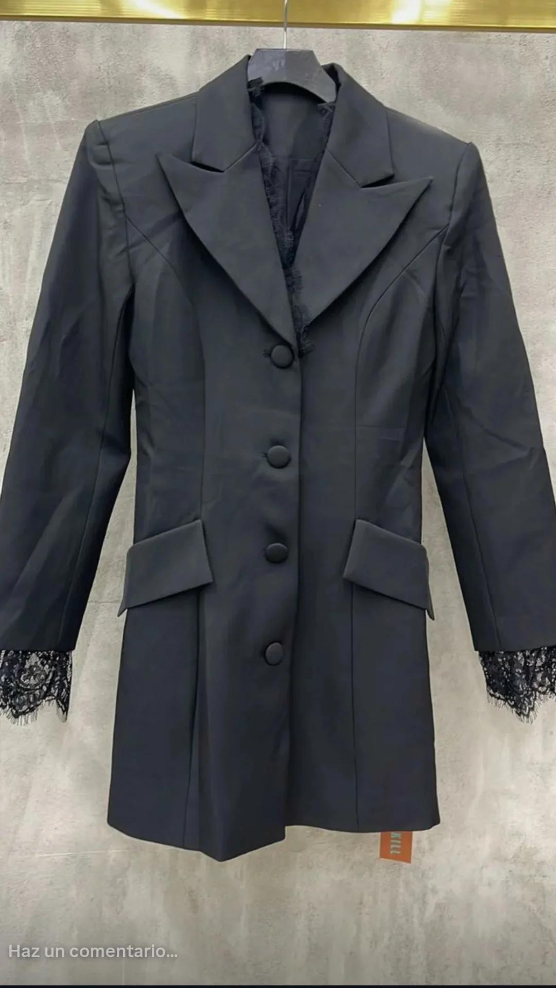 Blazer Dress negro con encaje
