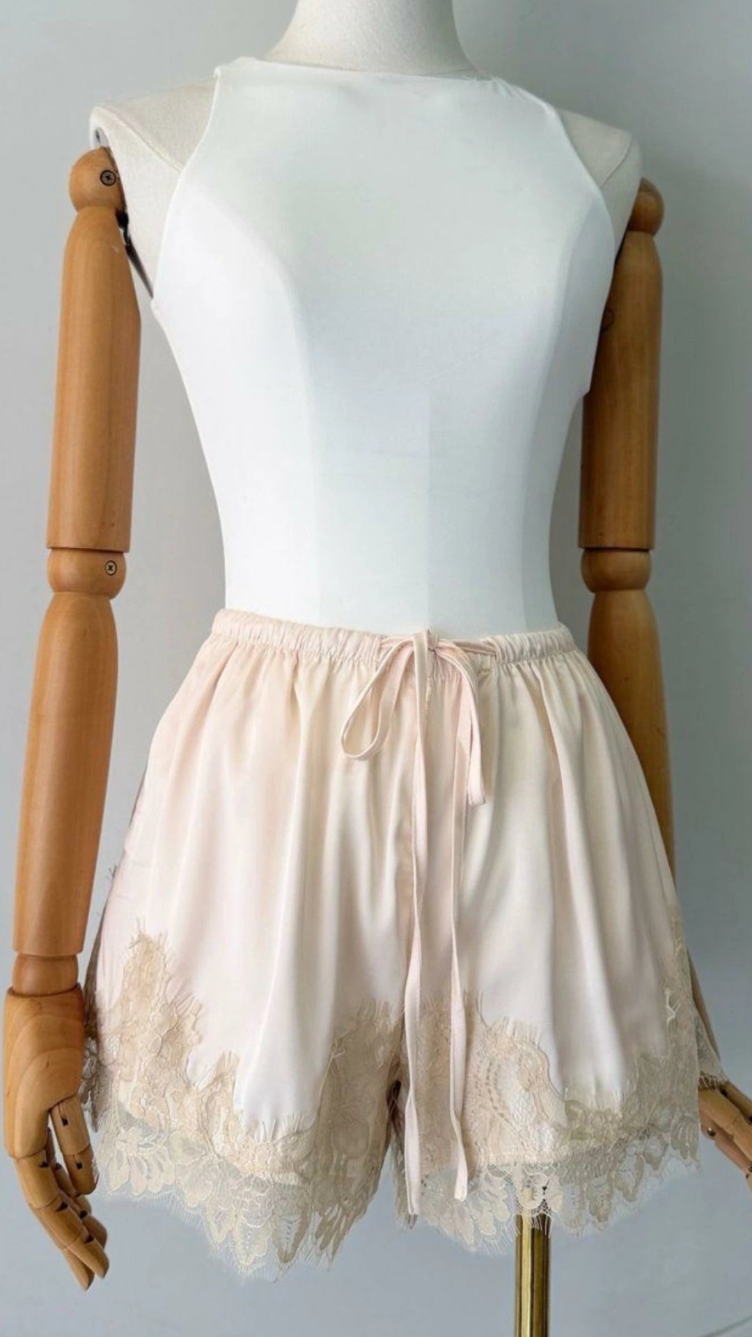 Short Lencero encaje