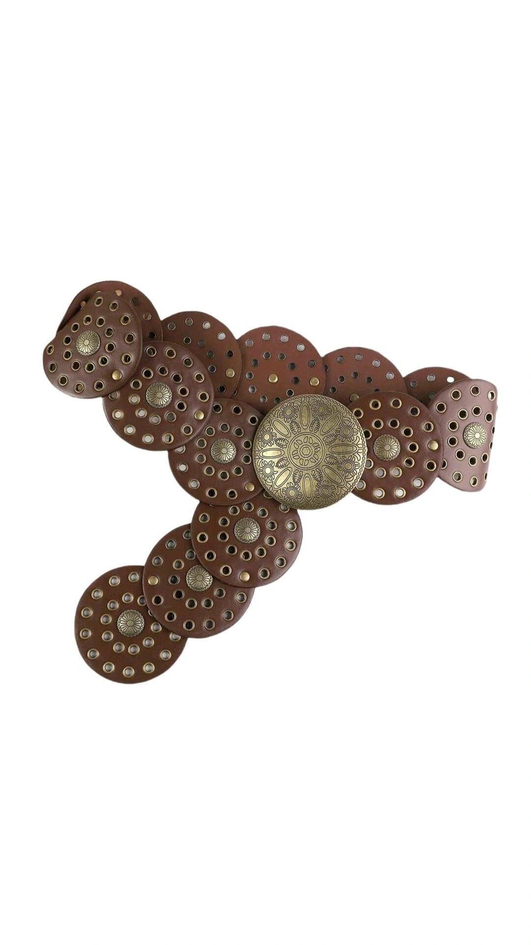 Cinturón marrón tachuelas doradas