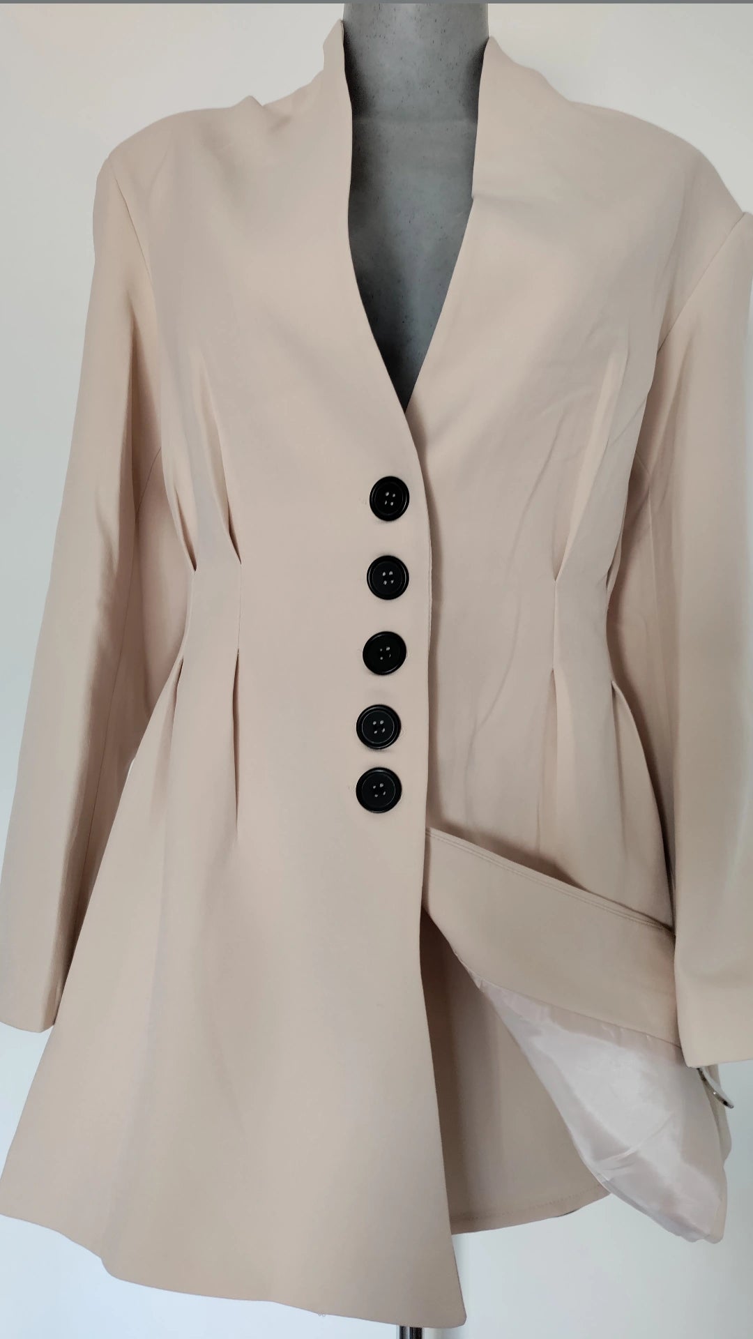 Set blazer y falda beige
