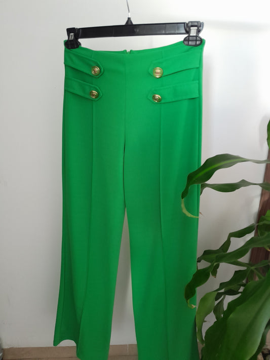 Pantalón de vestir verde con botones