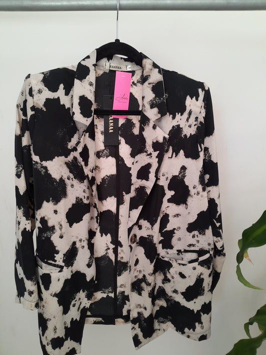 Blazer estampado manchas negras