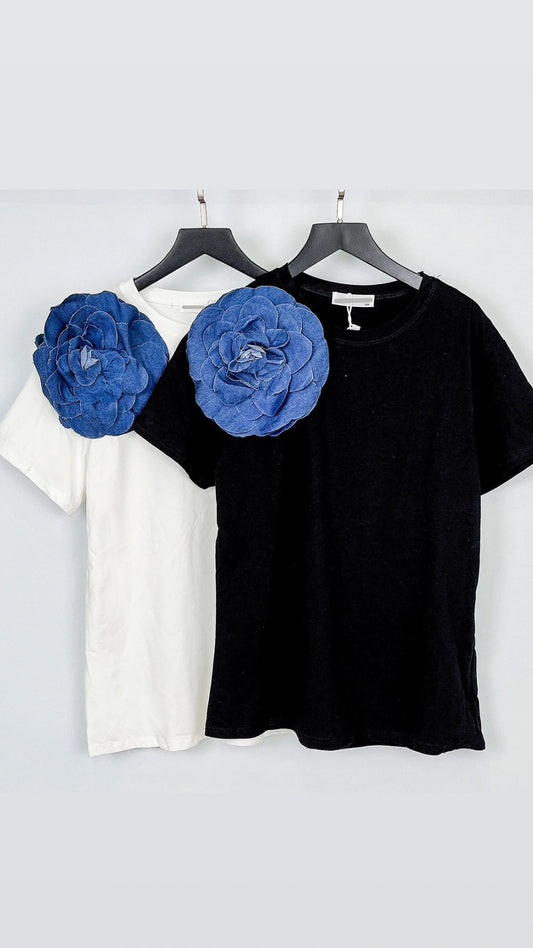 Playera con flor denim