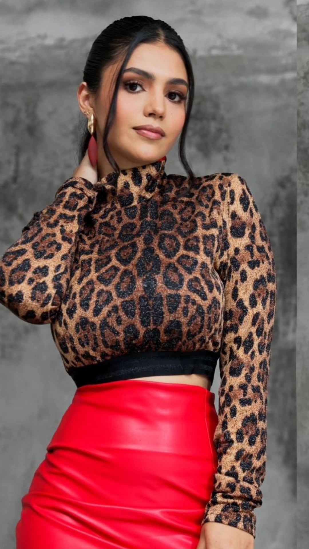 Blusa crop animal print leopardo