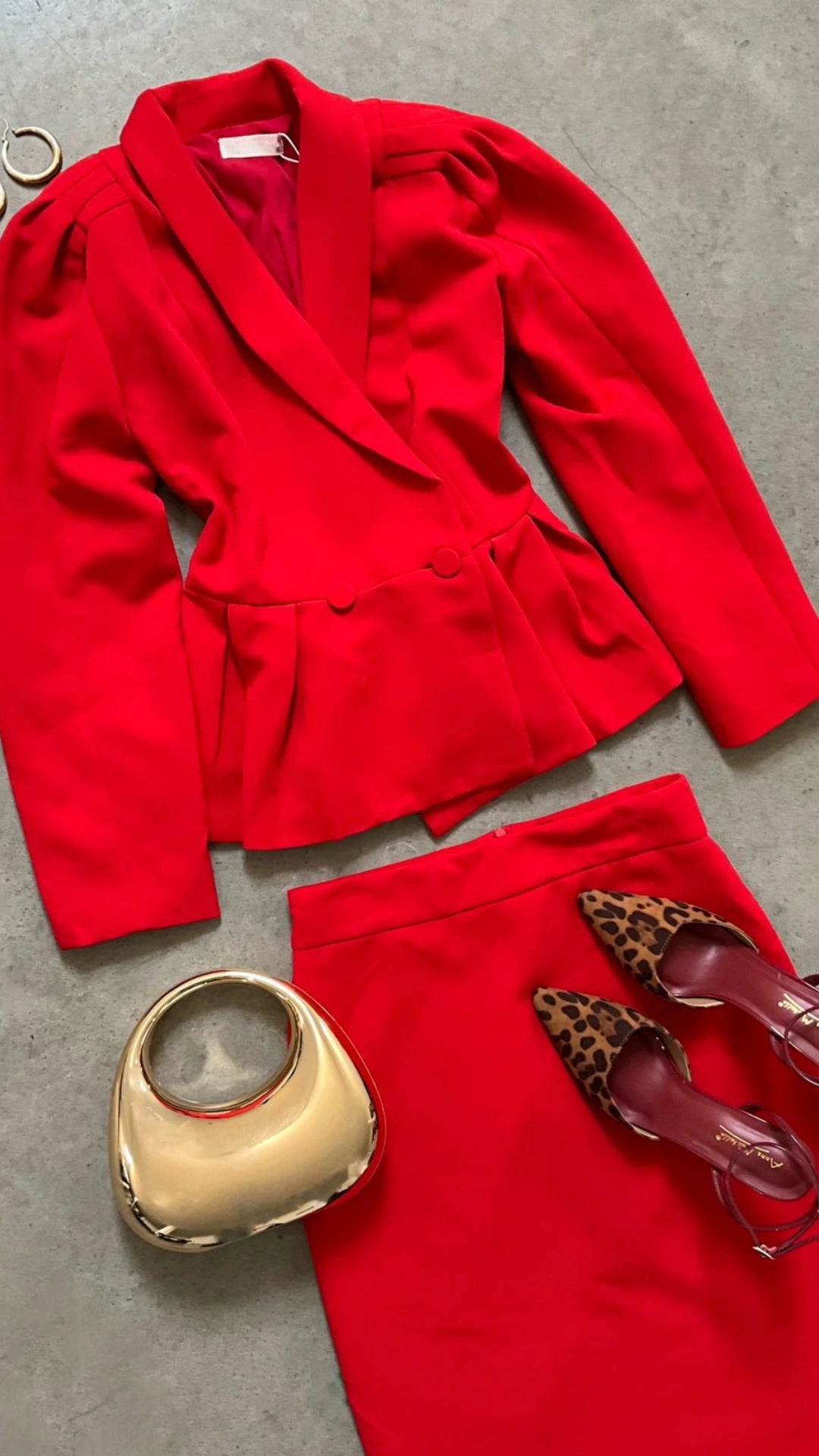 Set sastre falda y blazer rojo