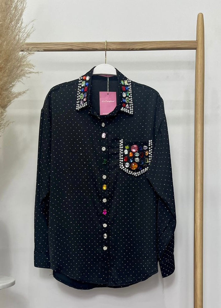 Camisa con detalle de pedrería