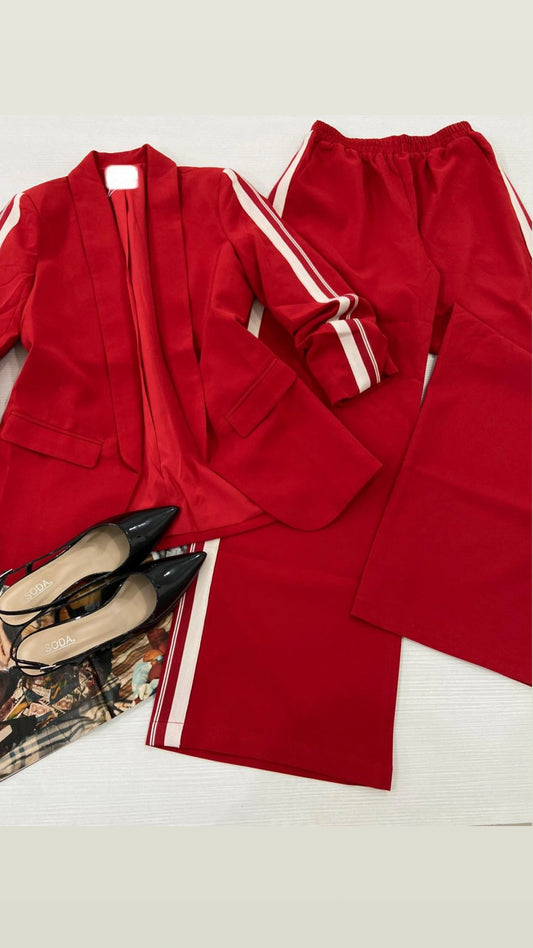 Set Pantalón y blazer rojo líneas track