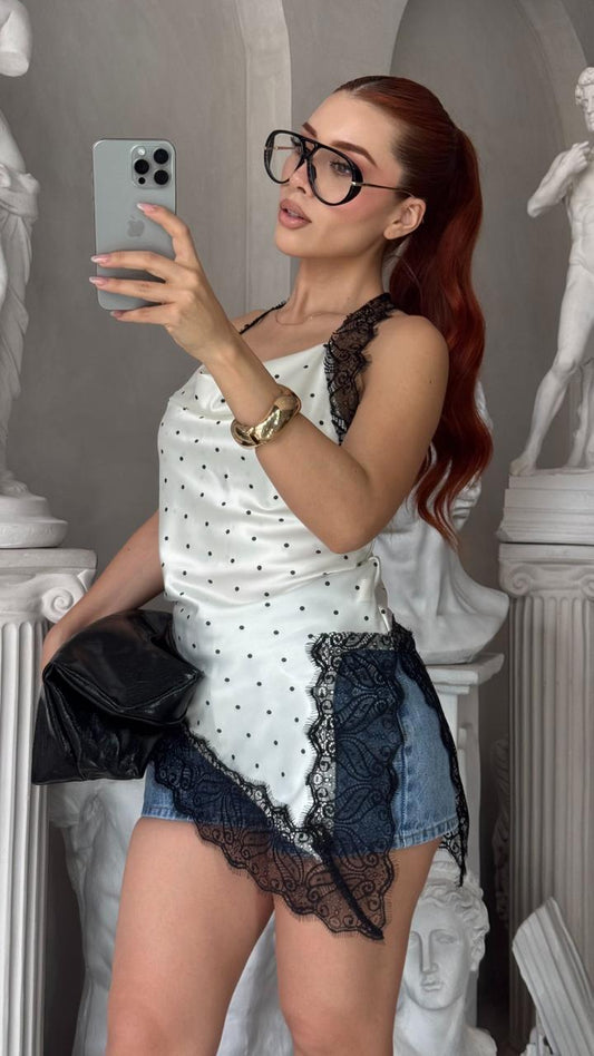 Blusa lunares satín con encaje