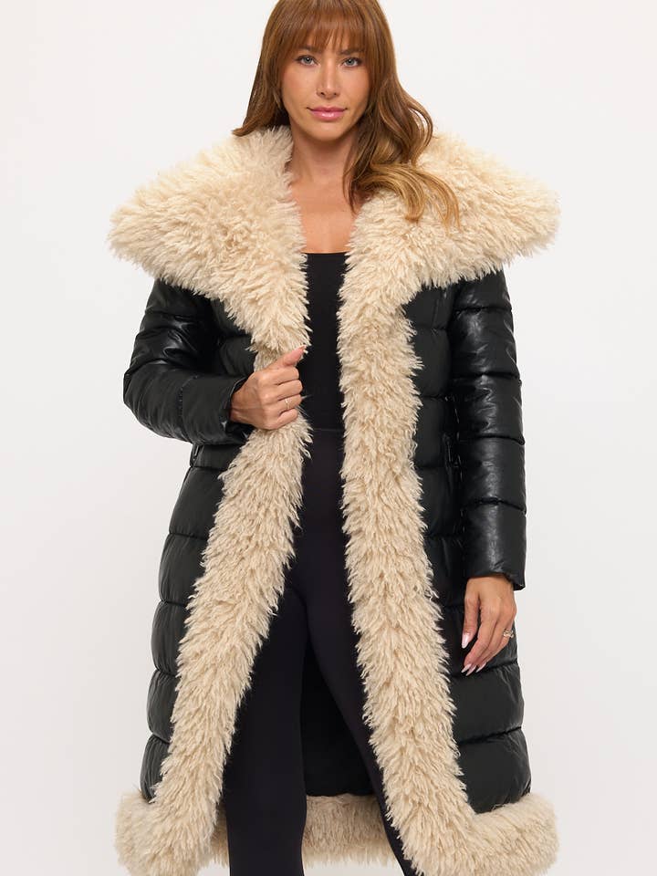 Abrigo acolchado en contraste