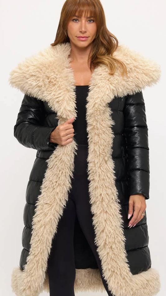 Abrigo acolchado en contraste