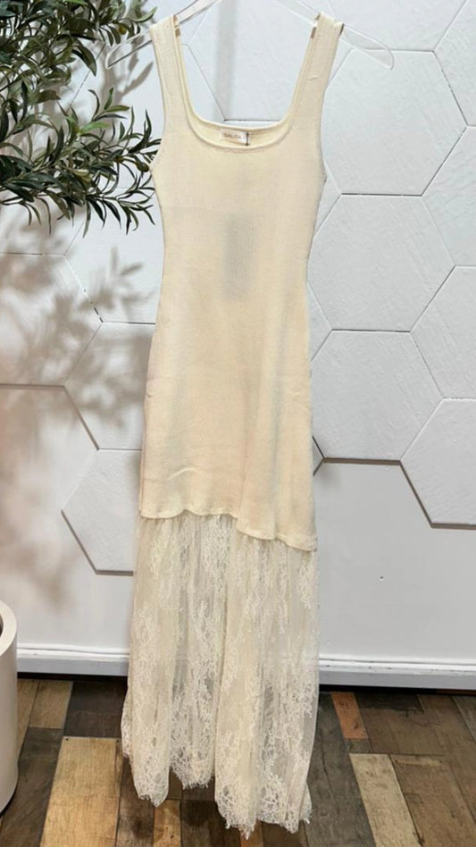 Vestido canale y encaje beige