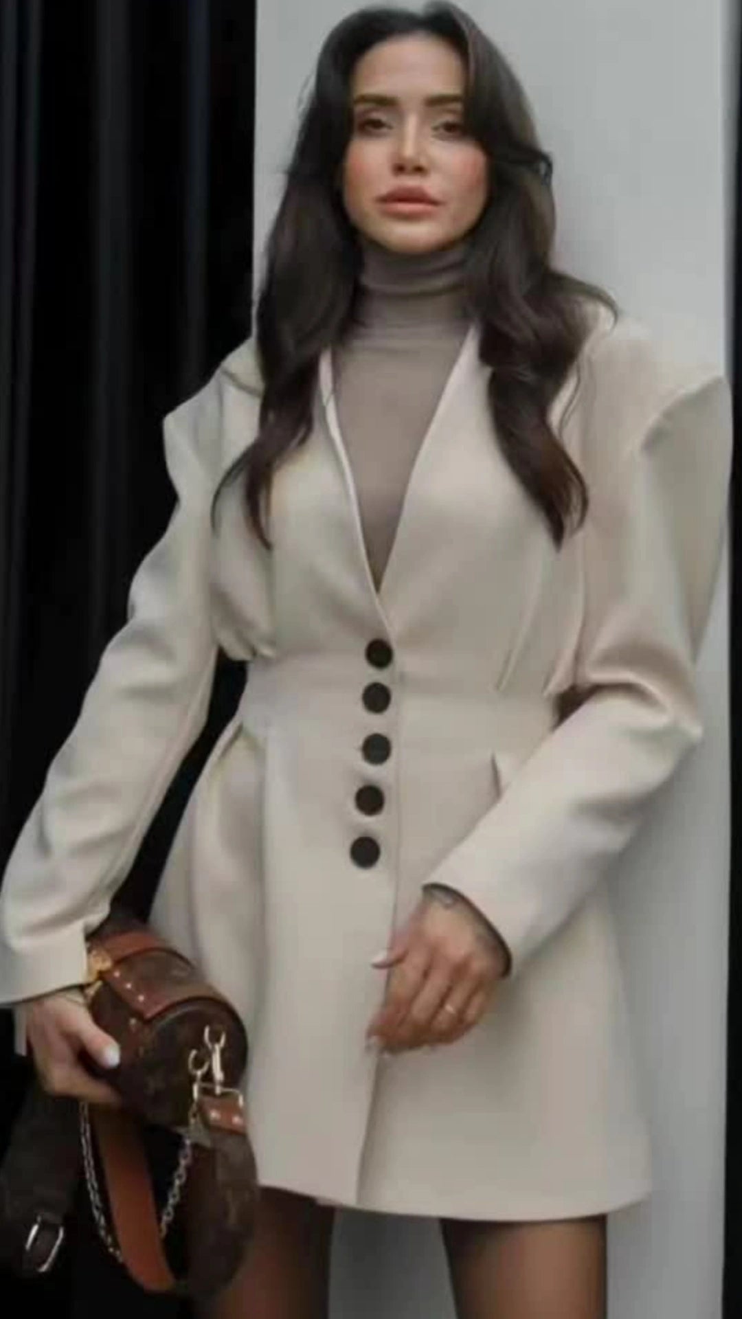 Set blazer y falda beige