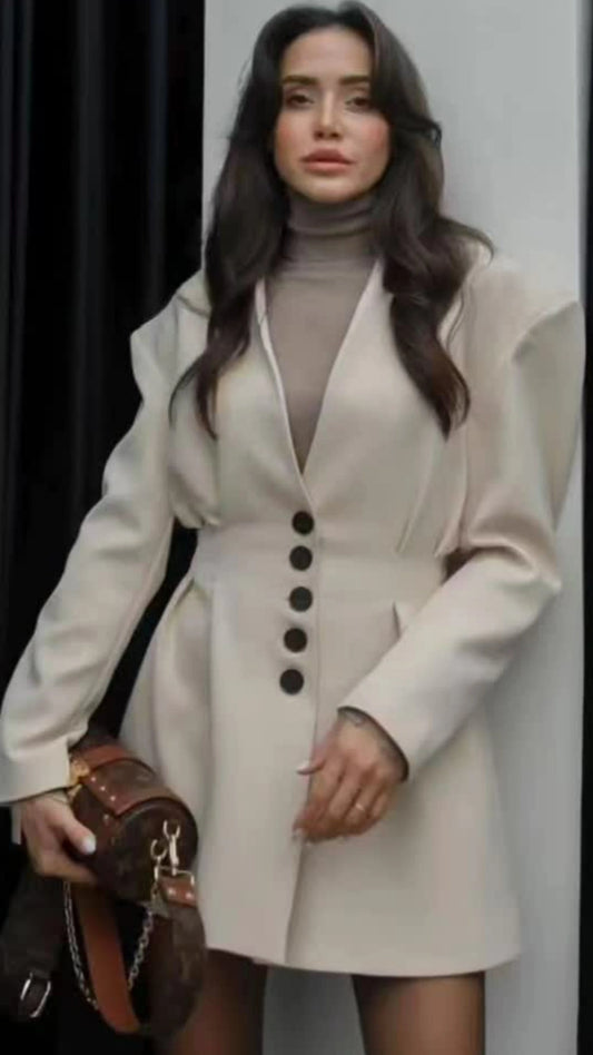 Set blazer y falda beige