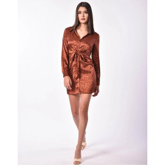 Vestido corto satinado cafe